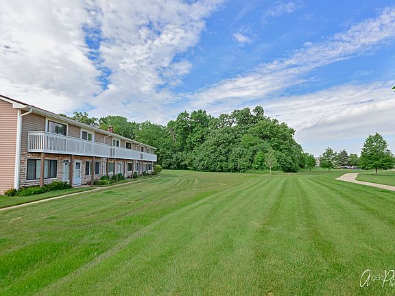 2nd image of 17467 W Chestnut Ln #17467