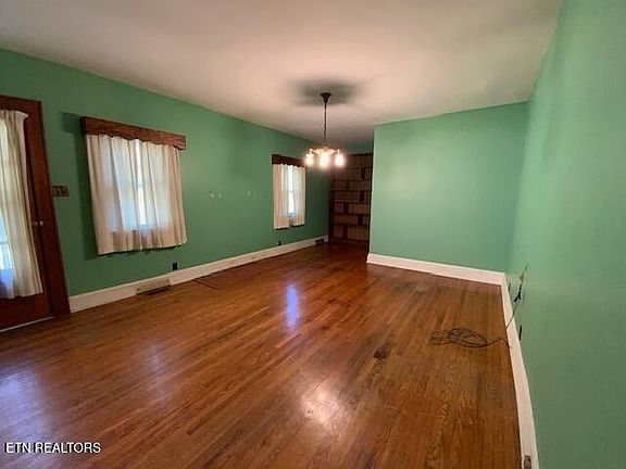 2nd image of 2308 Cedar Ln