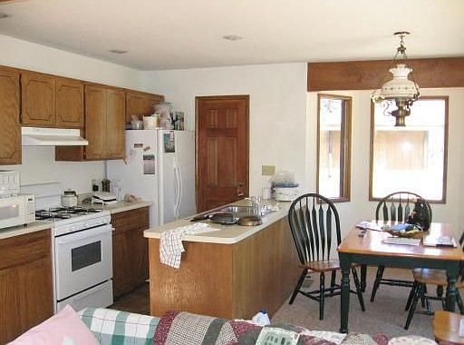 4th image of 999 Spruce Ln
