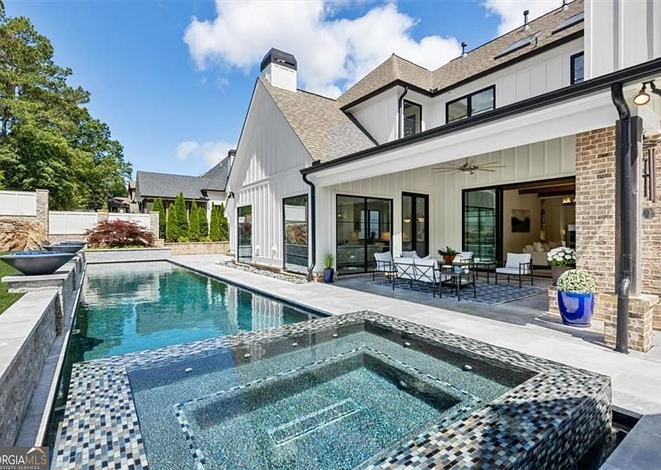 1st image of 212 Brooke Dr