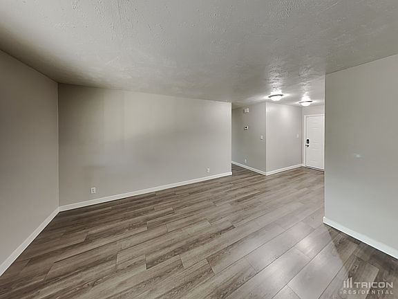 4th image of 920 Dainty Ave