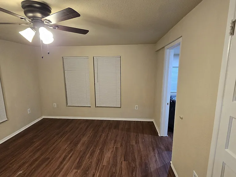 708 Narrow St — Photo 3