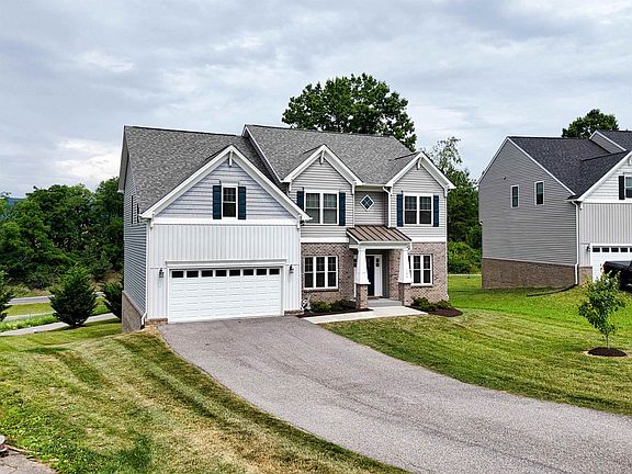 4th image of 134 Oak Meadow Ln