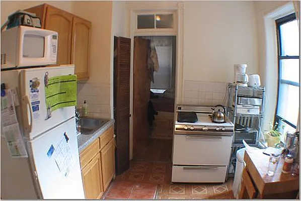 Rented by 4 Points Properties | media 8