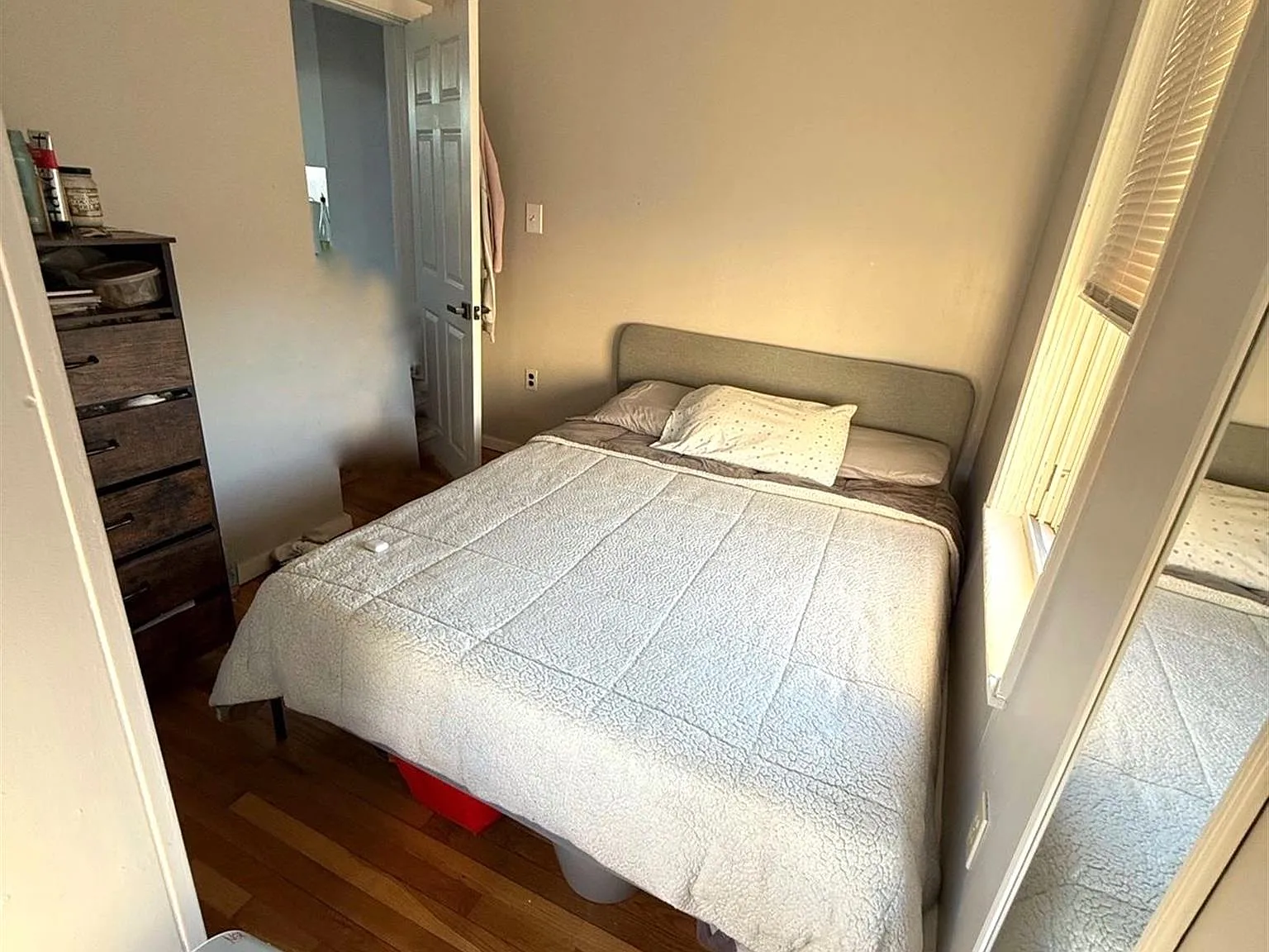 3 bed, $4,000 — Photo 3