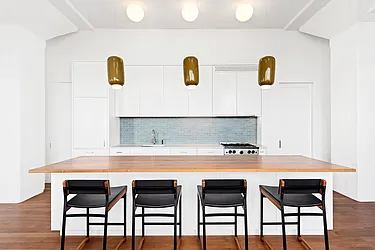 Sold by The SIMPLE Real Estate Co