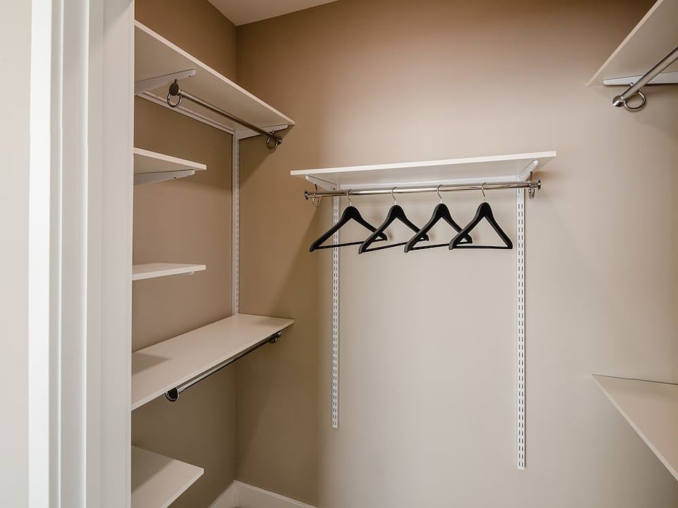Signature Collection Closet Organization Systems