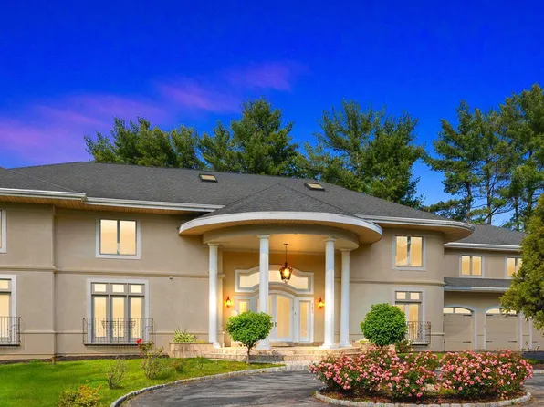 1451 Lorimer Ave, Huntingdon Valley, PA 19006