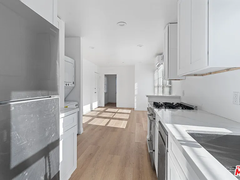 814 3rd St #F — Photo 8