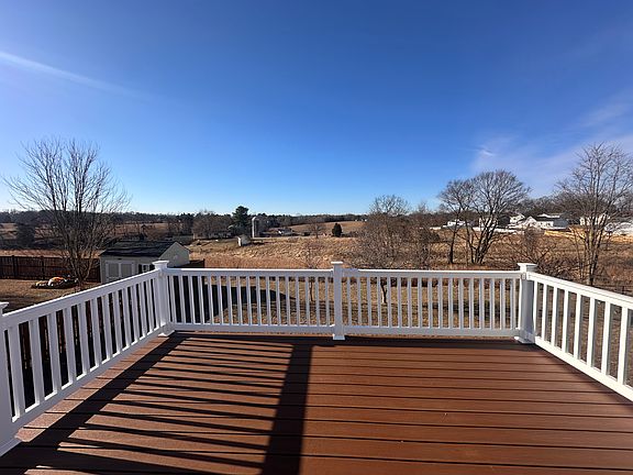 4th image of 92 Embassy Ct