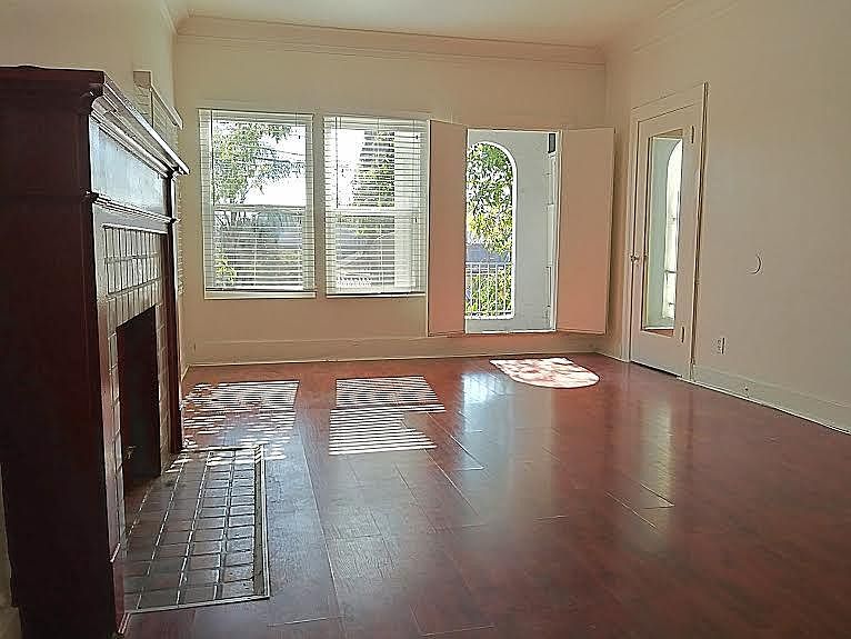 1st image of 4217 Rosewood Ave #1