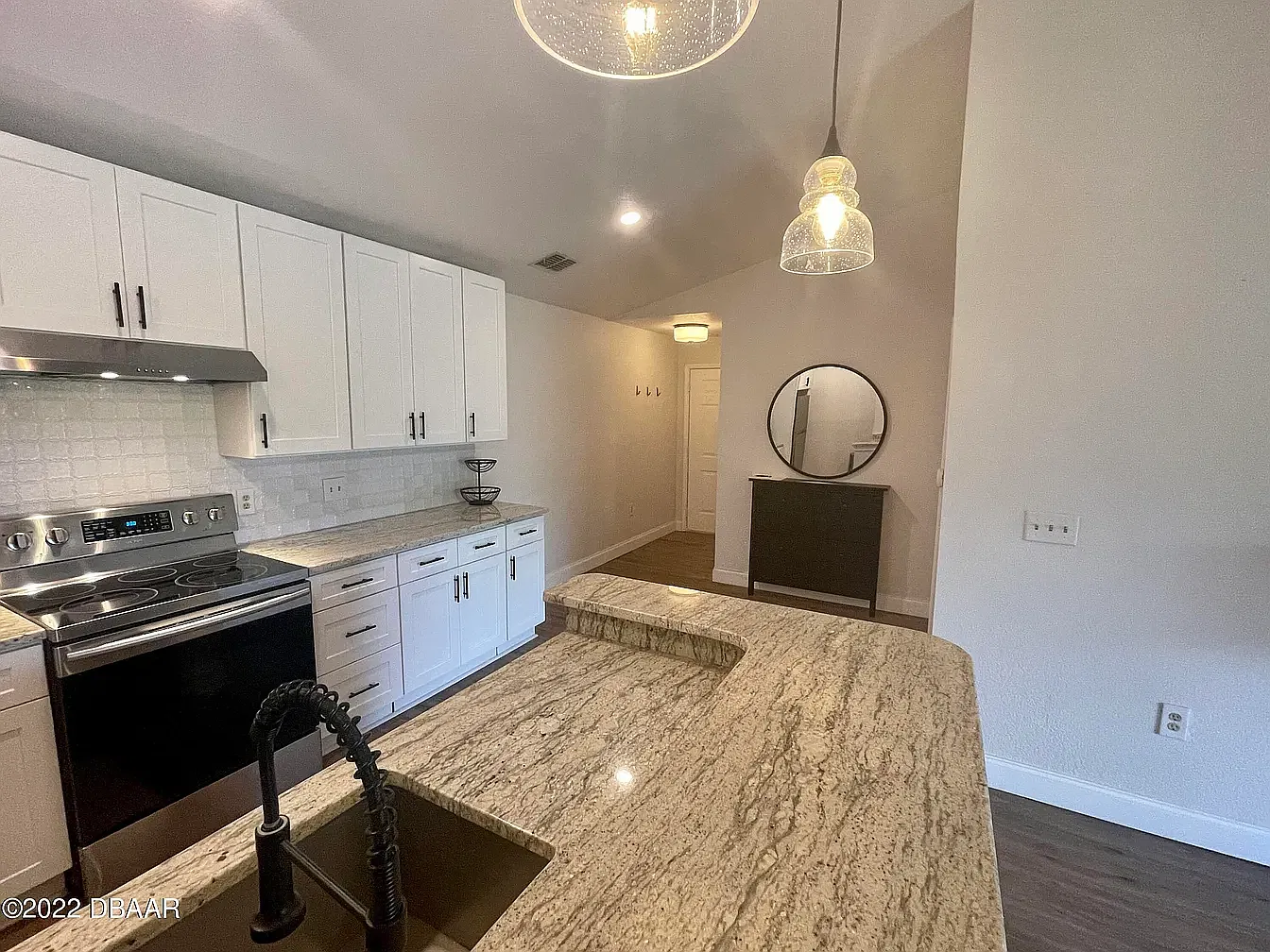 1 bed, 719 sqft, $1,400 — Photo 2