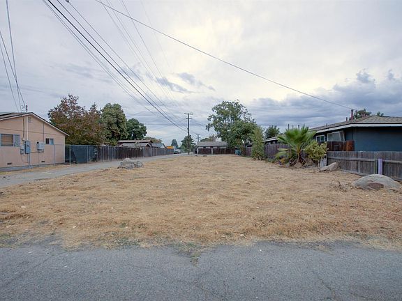 2nd image of 435 S 2nd St