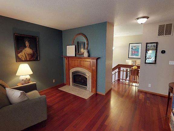 5th image of 785 SE Edge Knoll Dr