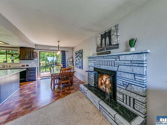 5th image of 222 Alderwood Cir