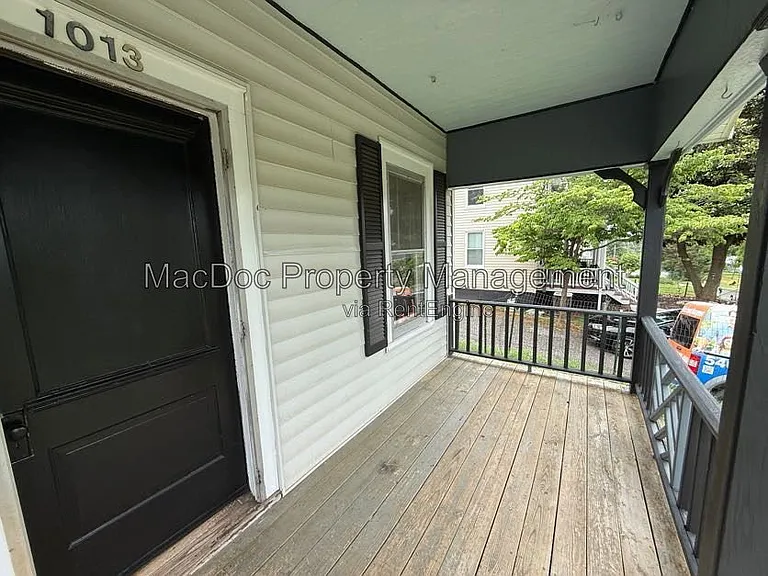 1013 Terrace St — Photo 2