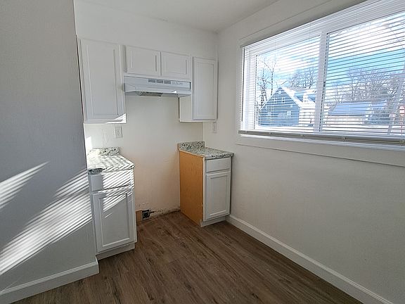 3rd image of 2251 Martin Ave