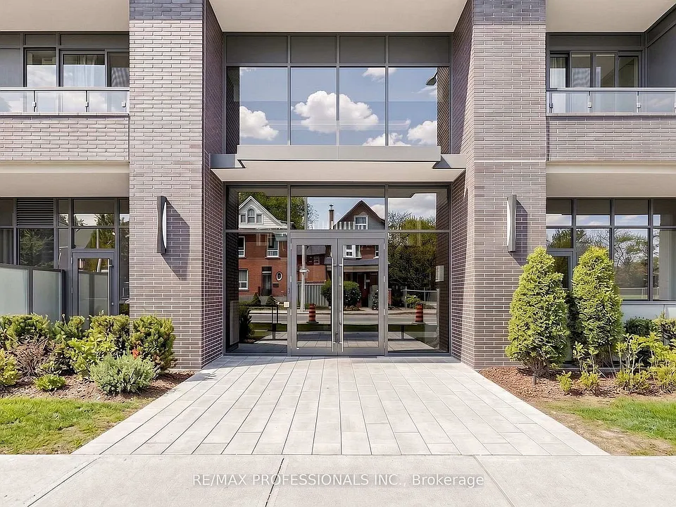 415 Main St W #411