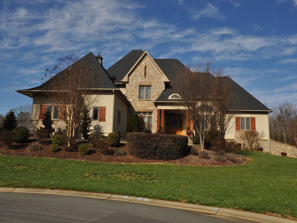 2nd image of 400 Gladelynn Way