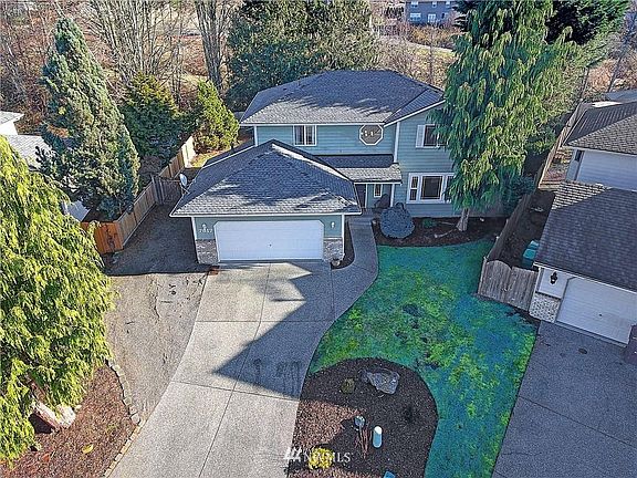 2nd image of 7817 73rd Pl NE