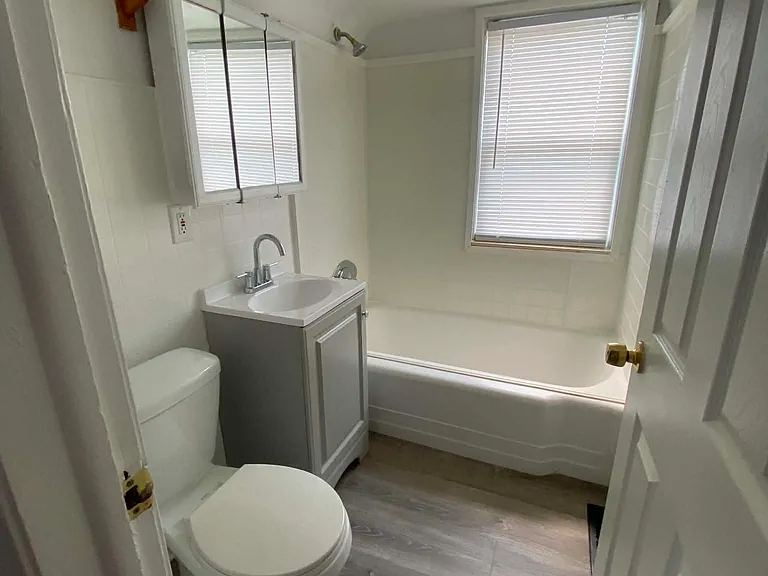 6798 Lozier Ave — Photo 23