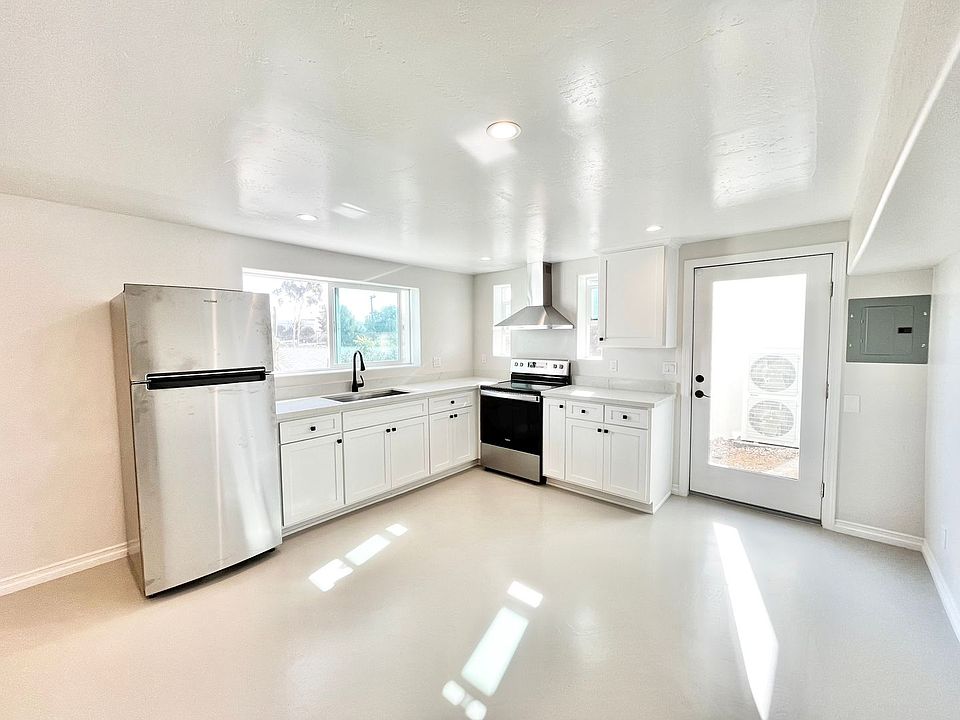 1st image of 5091-93 Leo St