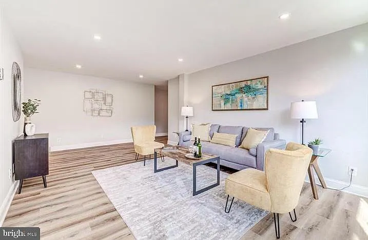 600 Roosevelt Blvd #312 — Photo 6