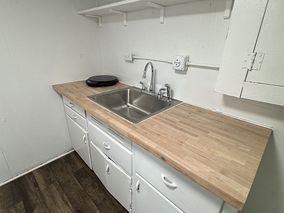 1st image of 611 W 25th St #3