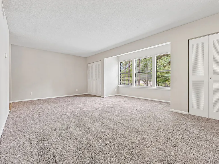 Lynnwood Park — Photo 38