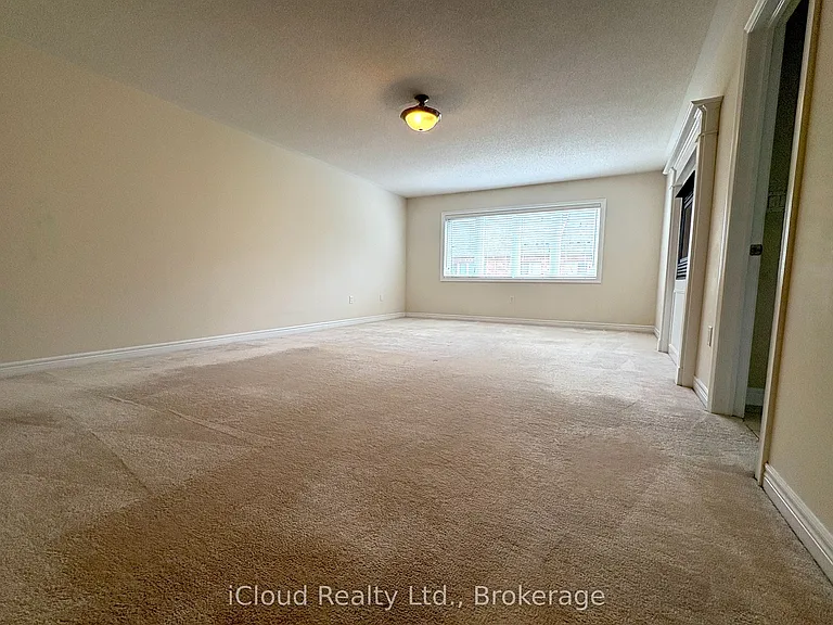 2466 Village Cmn — Photo 35