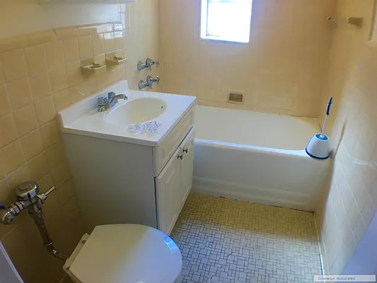 Rented by Sovereign Associates | media 22