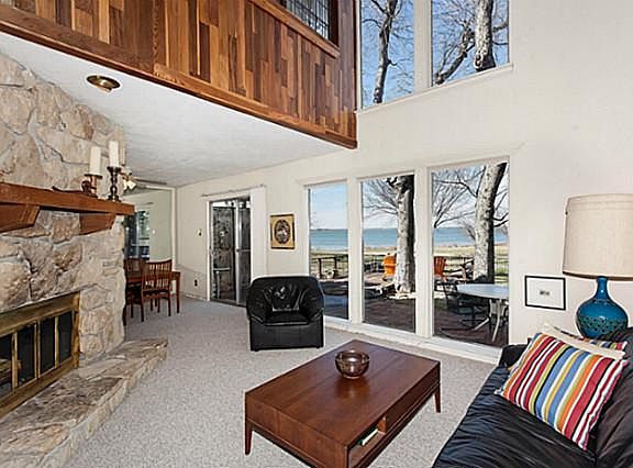 3rd image of 3318 Lakeside Dr