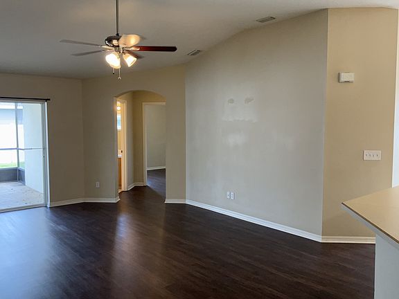 5th image of 10612 Logan Chase Ln