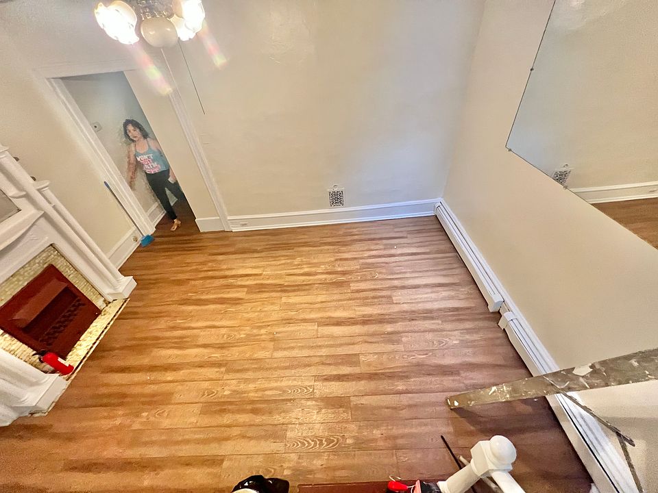 Unit 1R: Living room