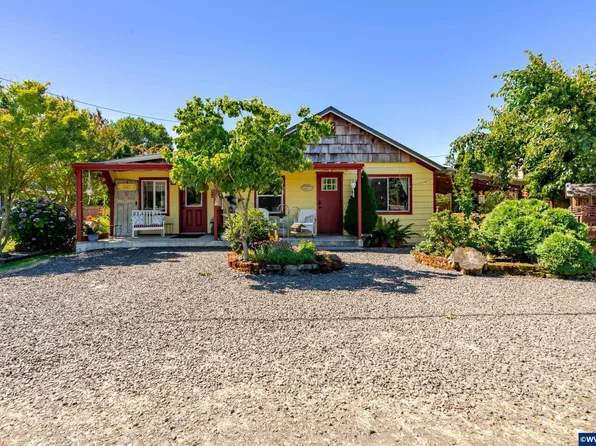 362 E Washington Ave, Brownsville, OR 97327