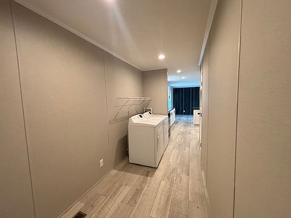 5th image of 188 Debaar Dr SE #101