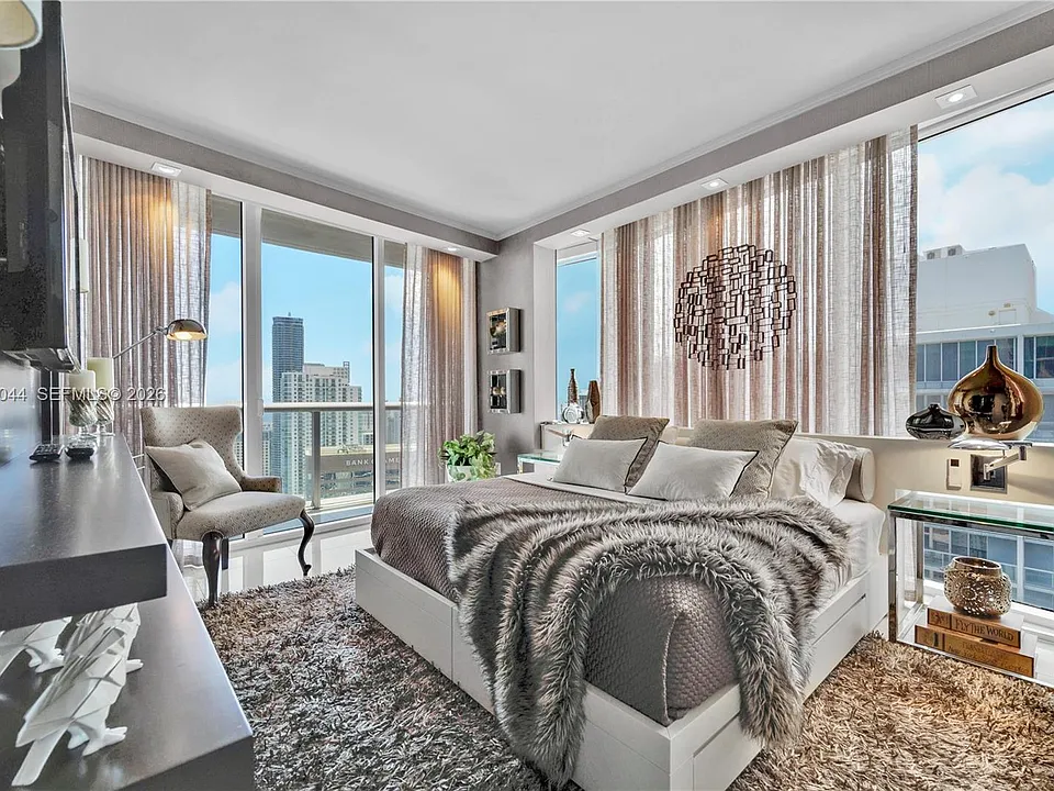475 Brickell Ave #5013