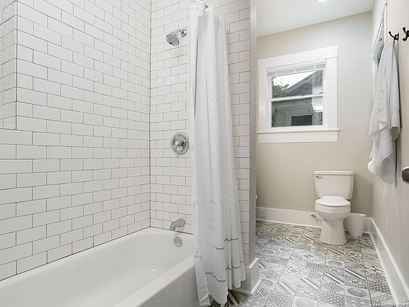 5th image of 615 N Pine St