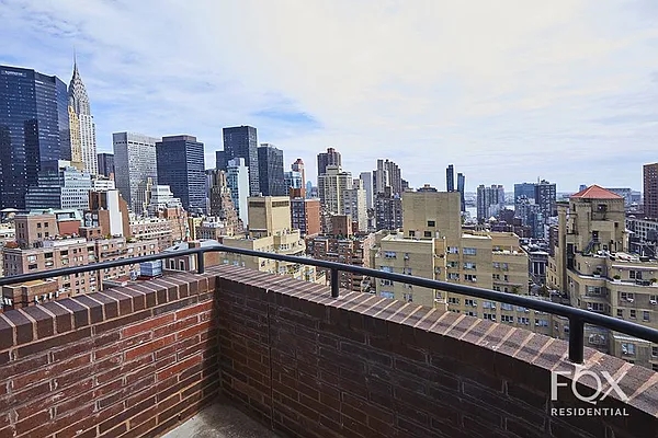 Rented by Fox Residential Group | media 20