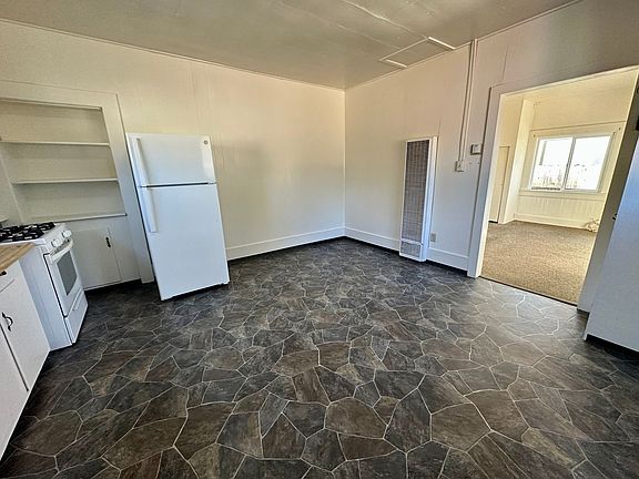 3rd image of 4044 V St APT 4