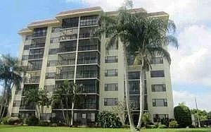 Only 4 units on each floor. This unit is the 1/4 area to the left of center on the top floor