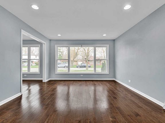 5th image of 14640 Kenwood Ave