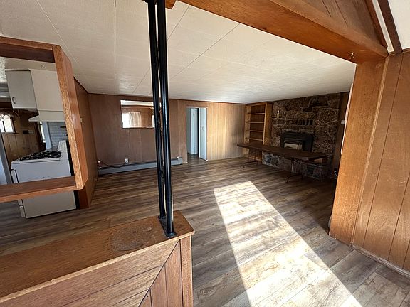 4th image of 815 B St #1