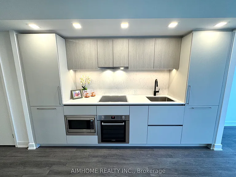 609 Sherbourne St #811 — Photo 11