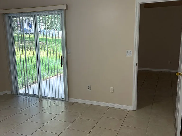 985 Scenic View Cir — Photo 10