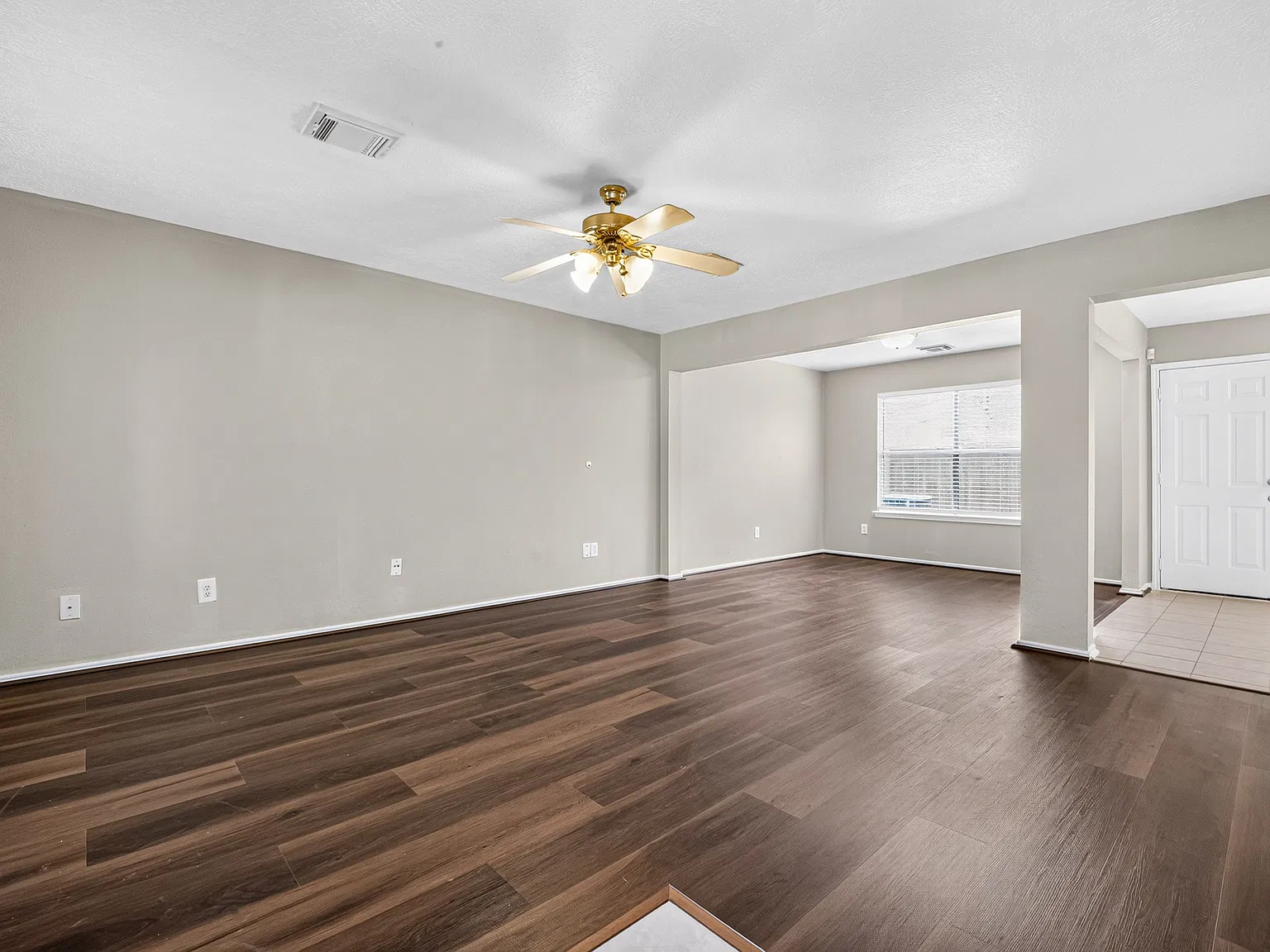4 bed, 1792 sqft, $2,100 — Photo 4