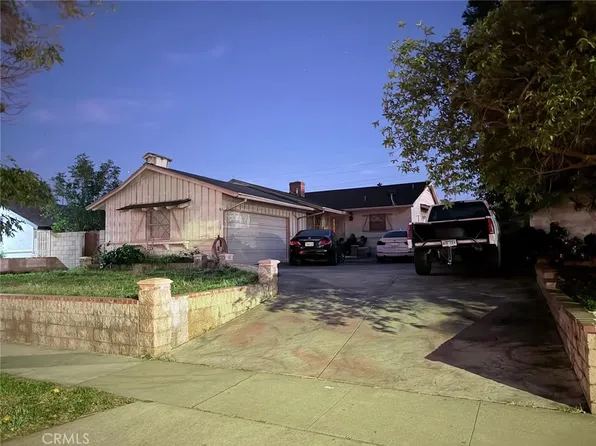 1068 W 10th St, Corona, CA 92882