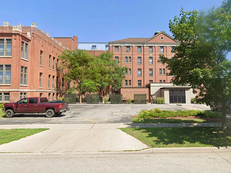 Grandview Lofts — Photo 3