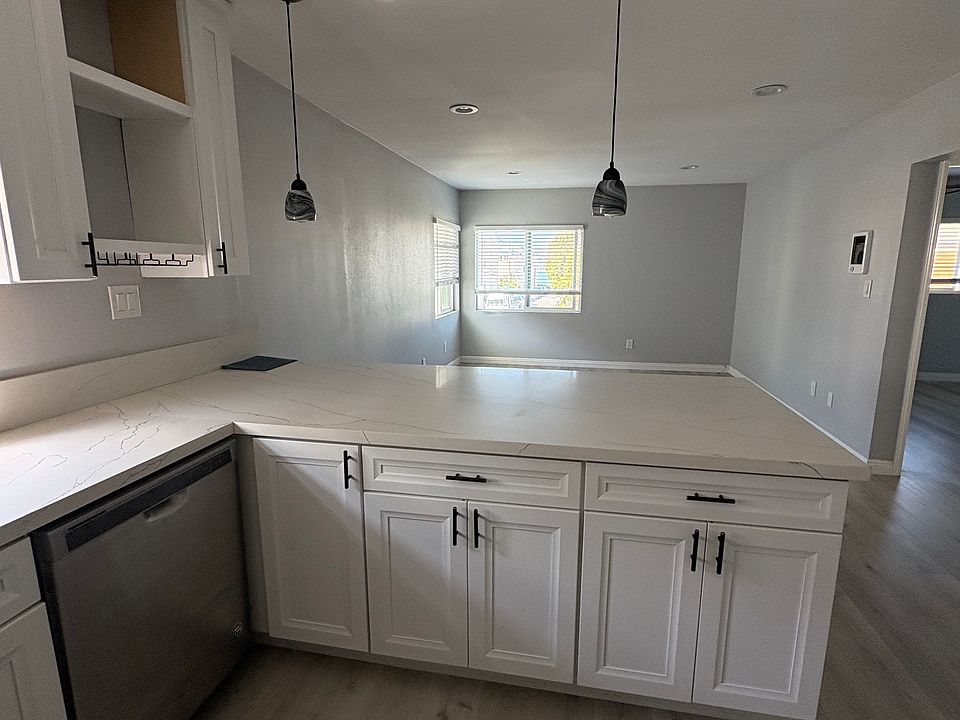 1st image of 3931 Riviera Dr #3935-1/2