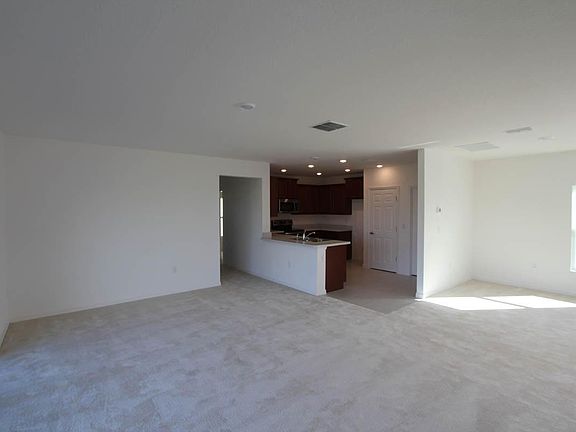 5th image of 304 Granite Pl